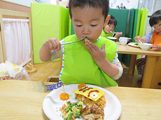 食事・おやつは無添加、手作りにこだわっています。